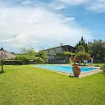 Casa De * Ajude